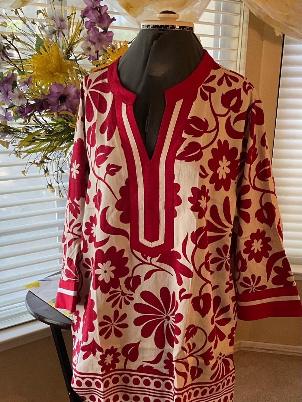 Red Floral Split-Neck Tunic Top